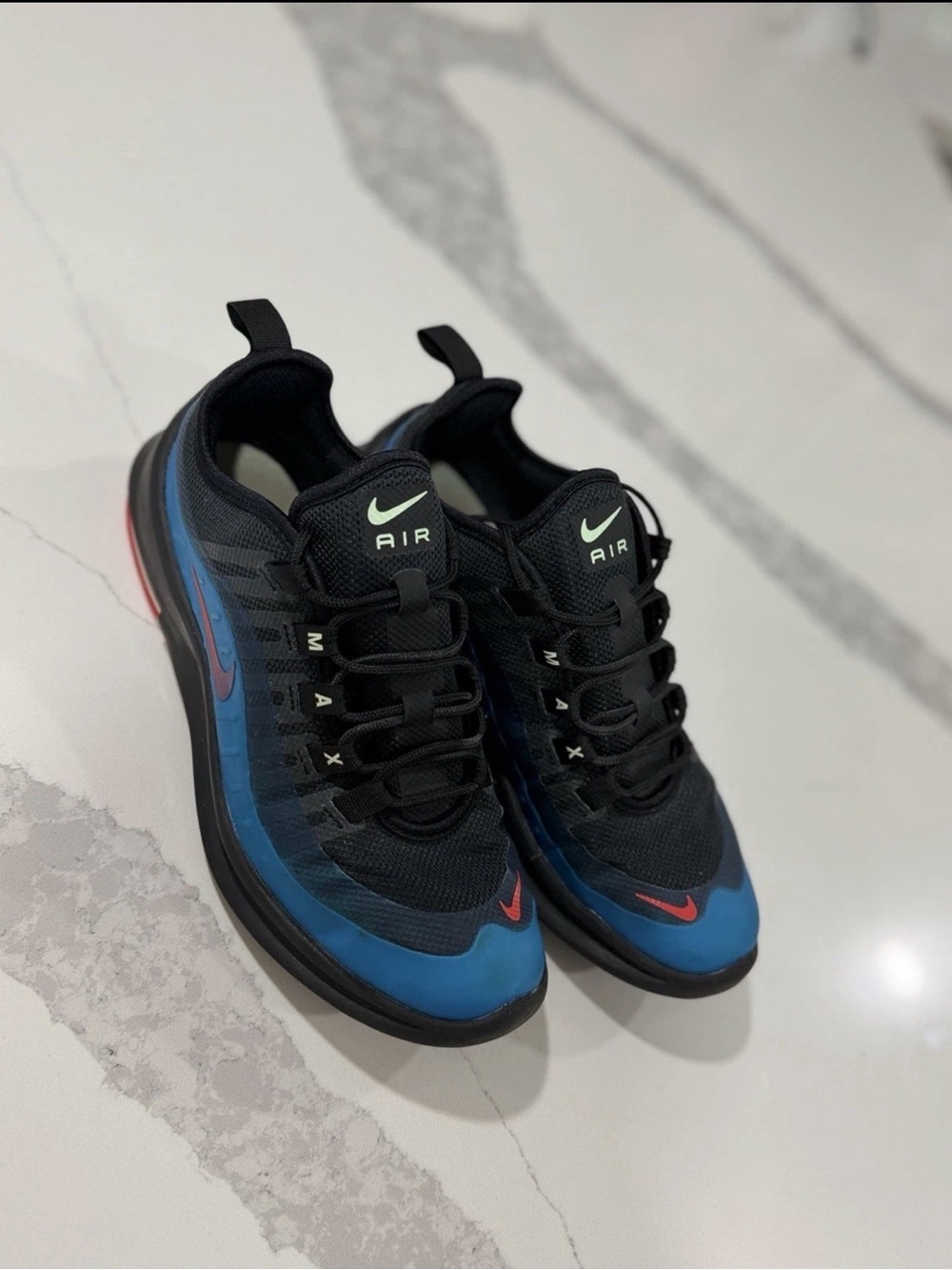 Nike Air Max Axis Unisex Kids Black/Blue/Red Low Top Sneakers US 6Y CZ8680-001